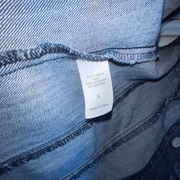 Maurice’s dark wash jean jacket vest in size small - Picture 3 of 4